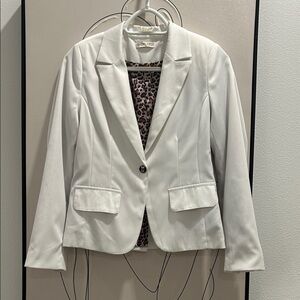 Chic White Blazer for Women